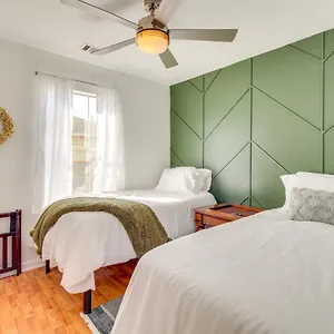 https://cheerful-savannah-vacation-rental-with-fire-pit.top-hotels-in-savannah.com