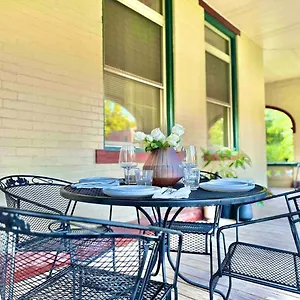 https://the-elliott-hotel-at-highland-park-by-luxe-pgh.hotels-in-pittsburgh.com