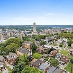 https://oakland-university-c-modern-stylish-private-bedroom.hotels-in-pittsburgh.com