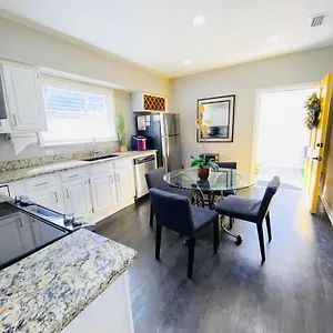 https://stylish-3-bedroom-near-places-earn-5-back.hotelstampa.org
