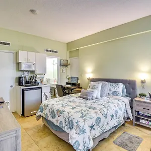 Apartment Cozy Beachfront In Daytona Shores!, Daytona Beach Shores